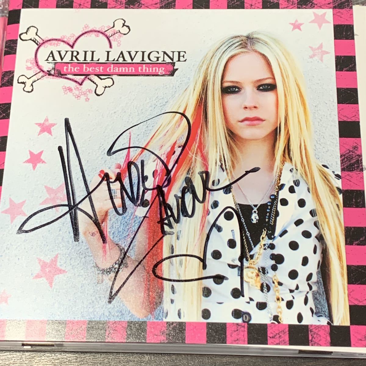 アヴリルラヴィーン 直筆サイン色紙 アヴリル・ラヴィーン 直筆サイン色紙 証拠有り Avril Lavigne