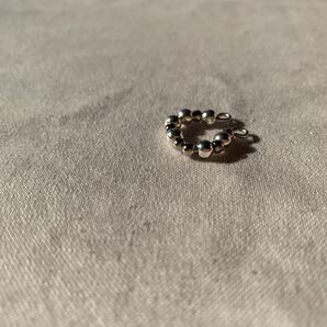 シルバーメタルのシンプルイヤーカフ