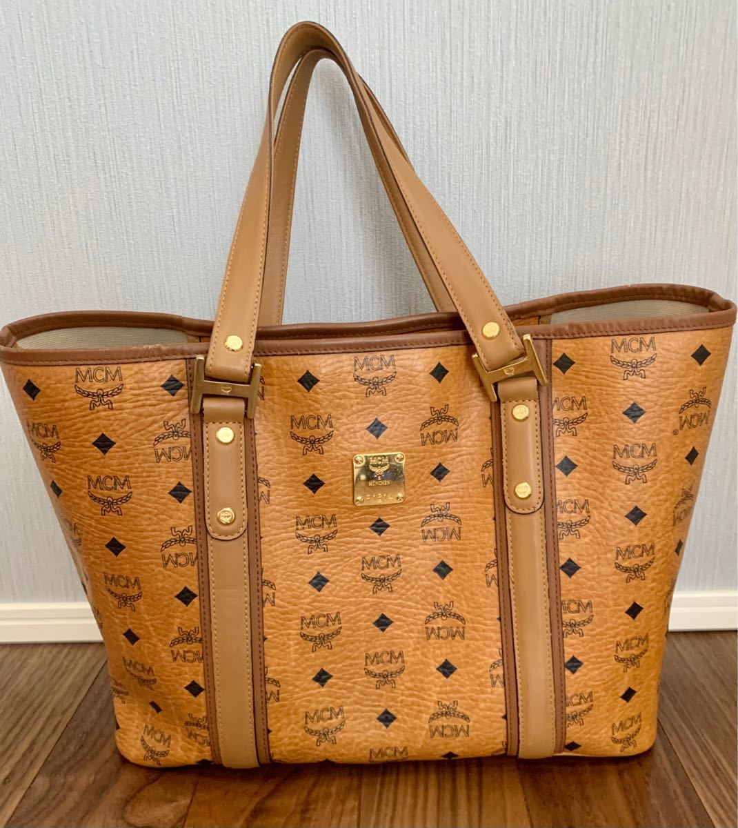 宅配便配送 【希少】Tory Burch トリーバーチ ブタ型 ショルダーバッグ - ショルダーバッグ