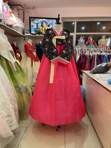 期間限定カラードレス専門店高級チマチョゴリ韓服ピンク刺繍入り