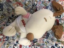 ぬいぐるみ スヌーピー 茶　モカ　ライトブラウン　生地　白シャツ　針金で躍動感ある耳　赤字SNOOPY Big size_画像1