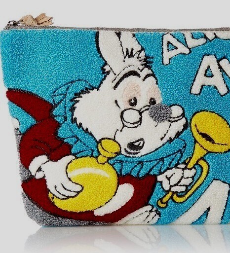 新品♪不思議の国のアリス 白ウサギ ビッグポーチ パイル地 ライトブルー モコモコ 可愛い サガラ刺しゅう ACCOMMODE
