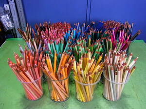■【即決】FELISSIMO COLOR MUSEUM フェリシモ カラーミュージアム 500 色鉛筆 使いかけ品で他銘柄の色鉛筆も含まれます 総数５００本以上