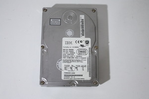 Z311【中古】15GB IBM Quantum Fireball 3.5インチ HDD