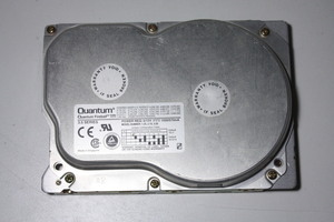 Z143【中古】Quantum　Fireball TM SCSI-HDD 詳細不明