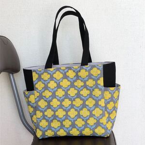 ハンドメイドのトートバック ハンドメイド サイドポケット 花柄 トートバッグ