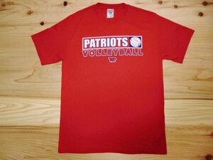 USA古着 PATRIOTS バレーボールロゴTシャツ sizeM 赤 スポーツ ペイトリオッツ アメリカ アメカジ JERZEES