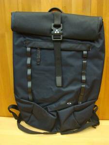  new goods OAKLEY( Oacley )VOYAGE 23L ROLL TOP BLACKOUT 02E