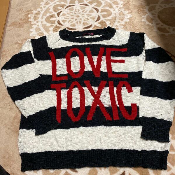 Love toxic ニットセーター