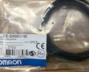 新品　OMRON アンプ内蔵形光電センサ EE-SX951-W 3M 1個