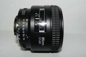 **中古良品　Nikon AF NIKKOR 85mm/f 1.8 D レンズ*