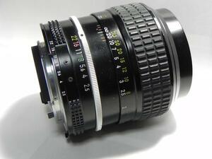 **中古品　Nikon Ai 105mm/f 2.5 レンズ*