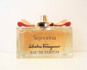  Ferragamo sinyo Lee na perfume / famous brand floral olientarug Le Mans. . style . base lady`s and work name of product . perfectly suits fragrance 