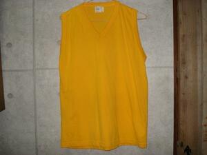  one . successful bid * old clothes *13* no sleeve *M* yellow color *T-140*V neck * tank top * Vintage *USA* America * sport 