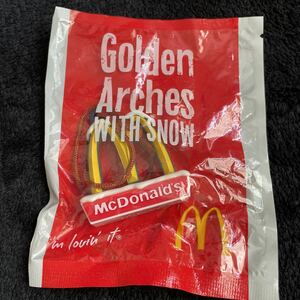 マクドナルド　golden arches with snow ストラップ