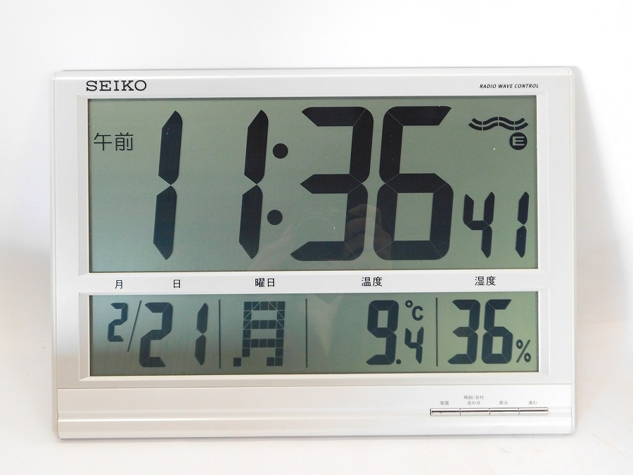 セイコー 温湿度計付きデジタル電波時計(SQ698S) We4BnLB3Uj, 置き時計