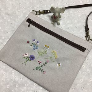 手刺繍ポシェット スマホポーチ ショルダーバッグ 春の花園 ハーフリネン ハンドメイド