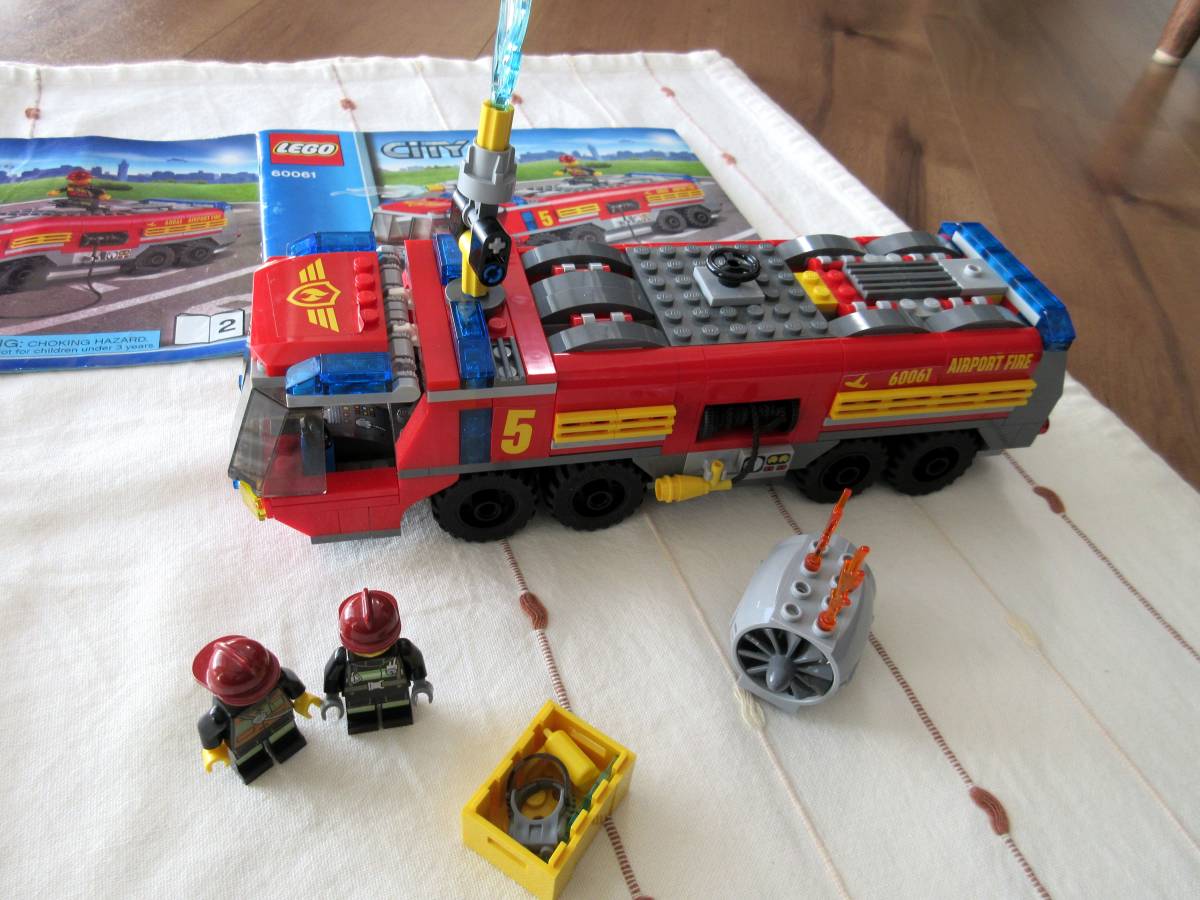 お洒落 LEGO シティ CITY 7945 消防署 消防車 レゴ シティ 美品 レゴ