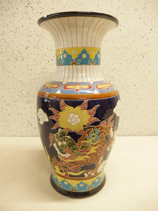 1210166w【陶器製 獅子 大きな壺】花器/置物/中国美術？/太陽 雲/中古品/口径Φ22.5×H50.2cm程/最大幅26cm程/汚れや欠け多い