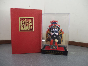 400213s【中国 張飛 置物】三国志/9.4×6.6×H14.7cm/ケース入り/中古品