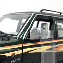 【中古】SunStar サンスター MITSUBISHI PAJERO LONG 三菱 パジェロ ロング 1998 モデルカー 1:18 ダークグリーン系_画像7