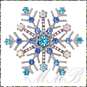 [BROOCH] Crystal Cz Snowflake Brooch ビューティフル ブルークリスタルCZ スノーフレーク 雪の結晶 ブローチ 【送料無料】