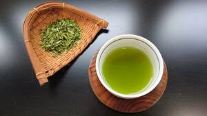 【卸超特価800ｇ入】かぶせ茶のくき茶　福岡八女産★★高級茶葉からとれた極上の香気と甘味