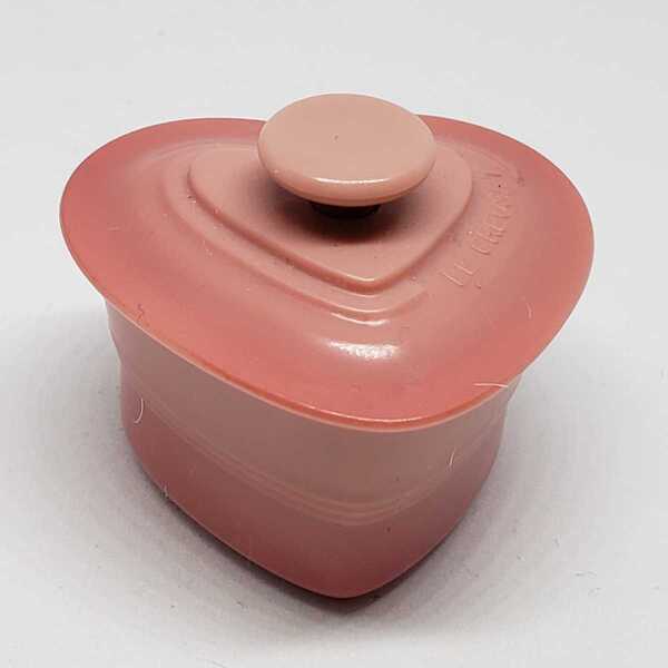 送料無料☆ル・クルーゼ キッチン マグネットLE CREUSET フランス製 磁石　ピンク　ハート