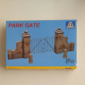 イタレリ　パークゲート　プラモデル　italeri　park gate