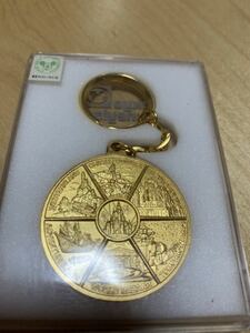 未使用品　東京ディズニーランド 10周年記念メダル キーホルダー