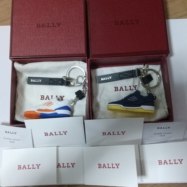 BALLY スニーカー キーホルダー バリー キーリングバスケットシューズ バッシュ モデル