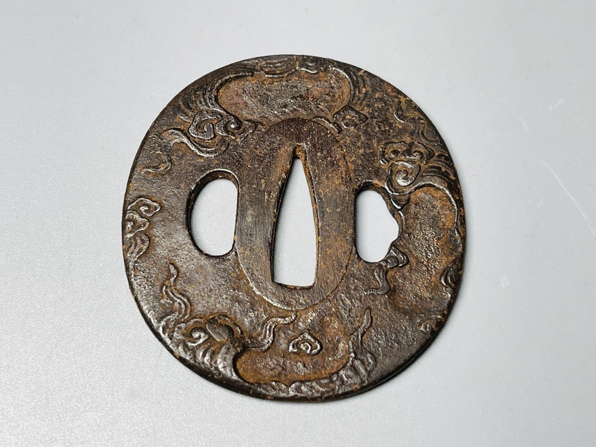 高い素材】 柳生鍔 時代物 鉄地釣鐘図透かし丸型鍔 真剣 鐔 非常に見事