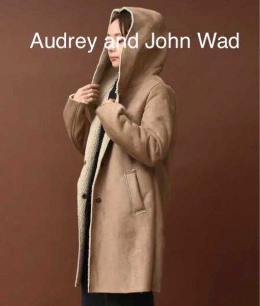 Audrey and John Wad オードリーアンドジョンワッド　フーディ　フェイクムートン コート