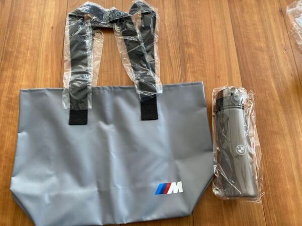 新品未使用 トートバッグ BMW 鞄とクリアボトル