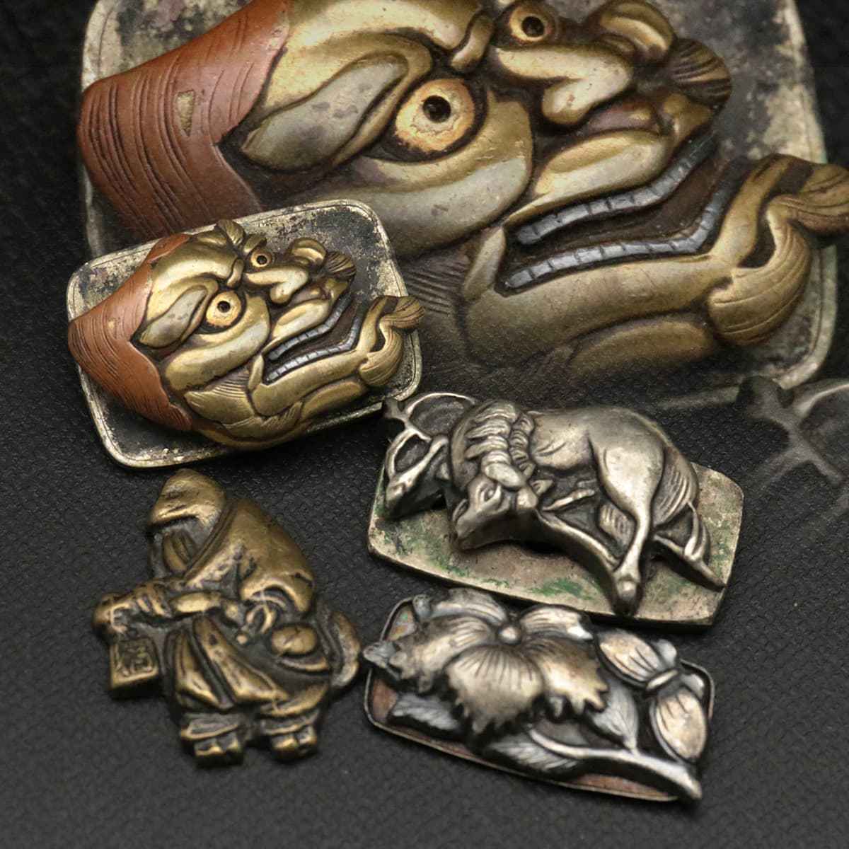 卸売 煙草入 煙管 セット 腰下 七宝緒締玉 金象嵌 刀装具留具 革製