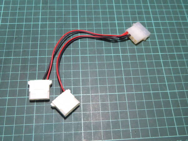 ペリフェラル 4pin(メス)⇔4pin(オス) 分配ケーブル 5V 19cm 220211102