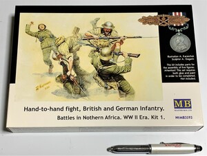 Φ plastic model MB3592 WW.II white . war *. army vs britain army 5 body 41-42 year north Africa MB