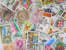 海外切手　ブリティッシュアフリカ １００枚　中・大型切手が中心 記念切手　使用済切手 外国切手 コラージュ 紙もの おすそ分けに_画像6