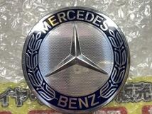 1枚　MERCEDES BENZ 171 400 00 25　純正センターキャップ　１７インチ使用　直径/ツメ径：75/75　ポリッシュ系　紺色_画像3