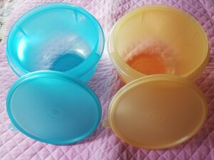 ☆[Tupperware]タッパーウェア 保存容器☆ボウル形 ラウンド形☆同サイズ色違い２個セット☆ 