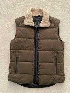 美品 BELSTAFF size46 ムートン襟中綿ベスト カーキ ジップアップ メンズ ベルスタッフ