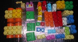 知育玩具 おもちゃ ビルディングブロック プラスチック製 組み立てタイプ 中古