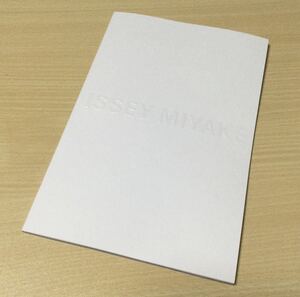 ISSEY MIYAKE イッセイ ミヤケ 春 夏 2022 コレクション カタログ