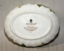 61◆初荷です ◆WEDGWOOD WILD STRAWBERRY ピオニーボックス ◆可愛いサイズです_画像9