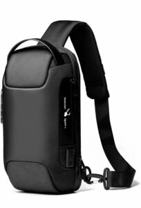 ワンショルダーバッグ ボディバッグ USBポート 付き防水 ショルダーバッグ 軽量 大容量 かっこいいバッグ バッグ素材メッシュ　斜めかけ