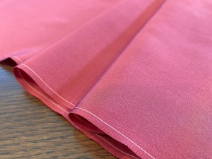 ★和布★正絹　八掛　無地　ハギレ（紅色）63㎝　和柄　着物　ピンク