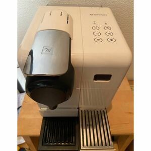 Nespresso ネスプレッソコーヒーメーカー ラティシマタッチ F511WH※ミルクタンクなし