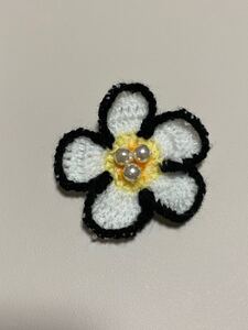 ハンドメイド かぎ編み ブローチ