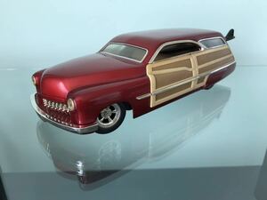 送料無料　1/18 ホットウィール　マーキュリー　カスタムワゴン　ウッド　ミニカー　HOTWHEELS MERCURY CUSTOM WAGON WOODIE