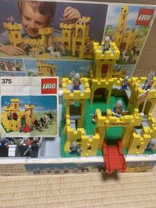 【送料無料】 LEGO 375 Castle 黄色いお城